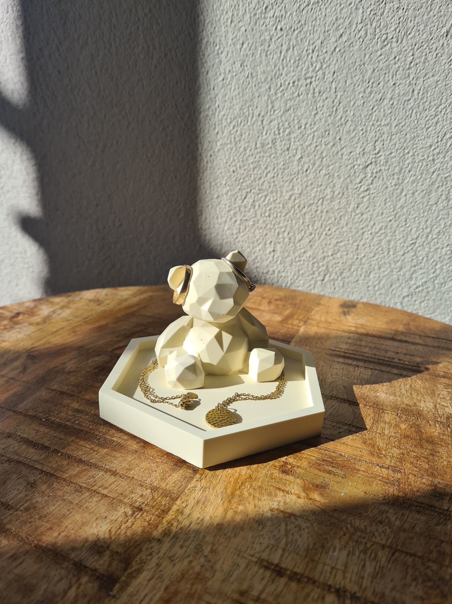 Bear.on.a.tray - pastel - ring bearer - jewelry holder