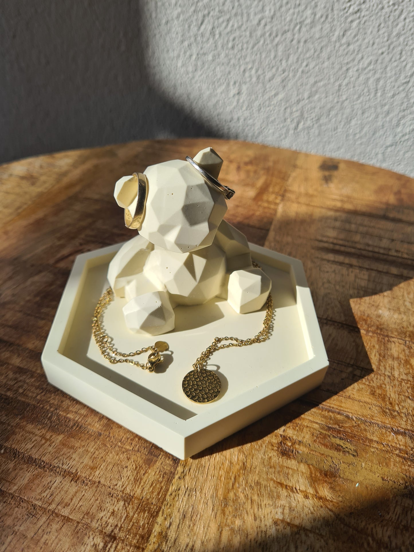 Bear.on.a.tray - pastel - ring bearer - jewelry holder
