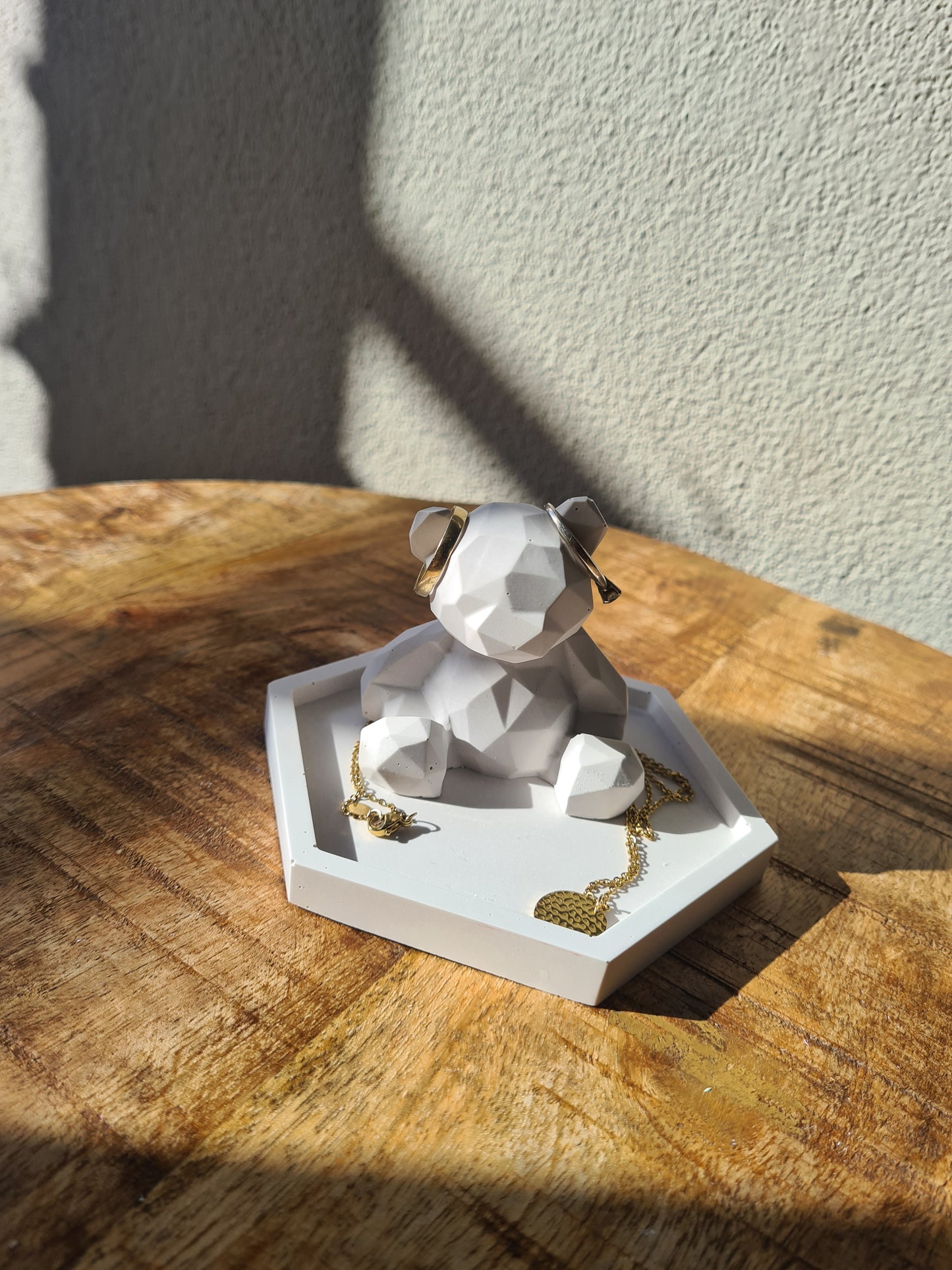 Bear.on.a.tray - pastel - ring bearer - jewelry holder