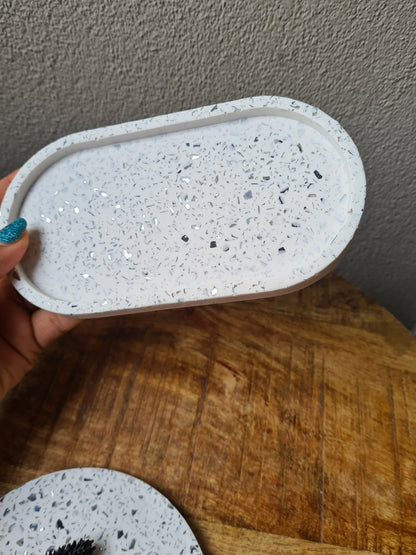 Rhinestoned beauties - Oval tray MET ONDERZETTER